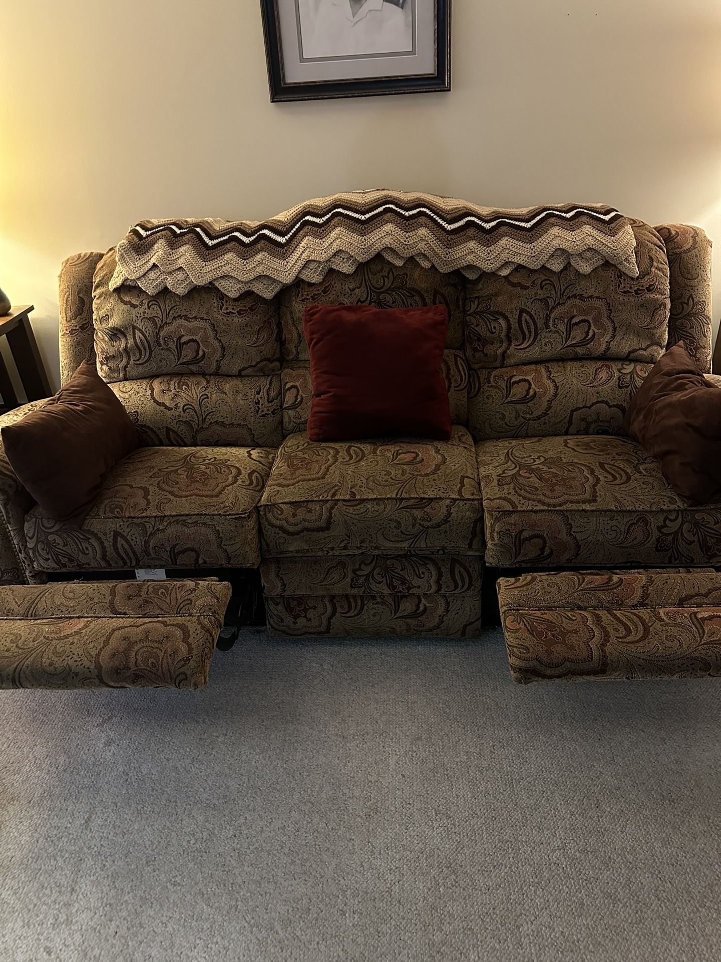 Lazyboy Brand 3 Seat Recliner Couch Great Shape