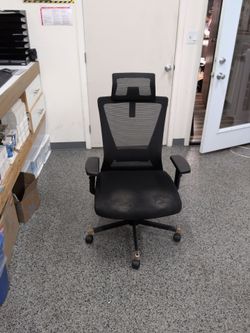 Modern office desk chair. Only $10. City of Orange