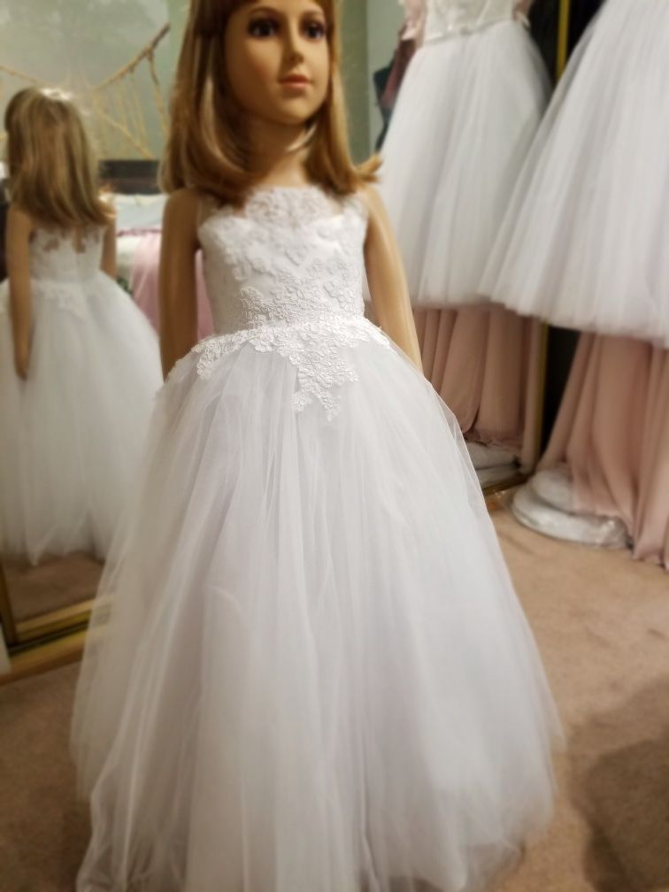 Flower girl dress. white lace dress. Long. Floor length