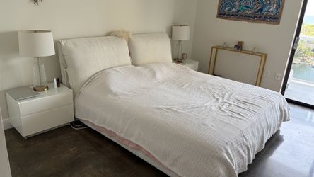 Bed&nightstands