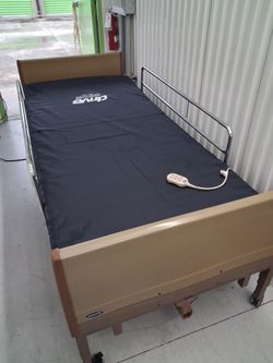 Hospital bed lift chair