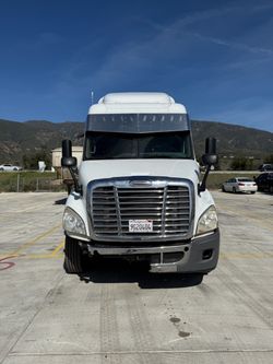 2016 Freightliner Cascadia 113