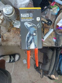 Compact pliers