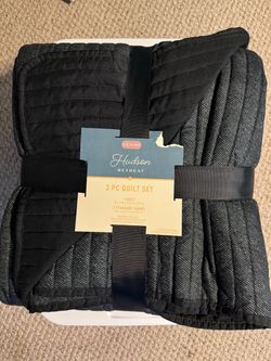 New Hudson Retreat Reversible 3-Piece Quilt Set - Full / Queen - Black & Gray Pinstripe