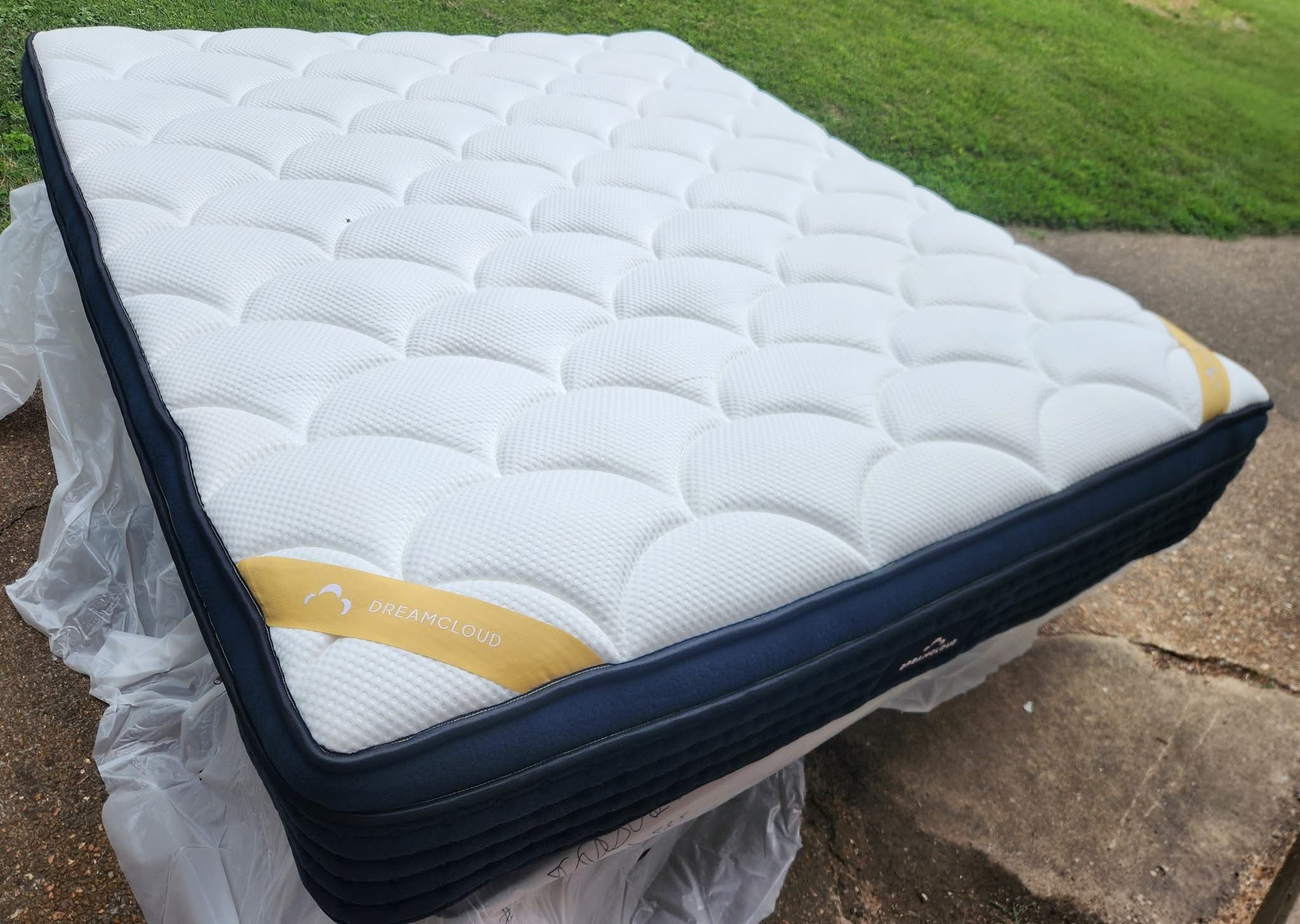 Dreamcloud Premier Rest Queen Mattress Bed