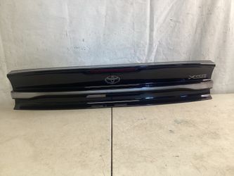 2024-2025 TOYOTA PRIUS PRAIME TAIL LIGHT CENTER  LIFTGATE  USED OEM 