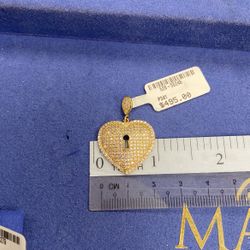 14k Key Hole Cubic Zirconia Heart Pendant 