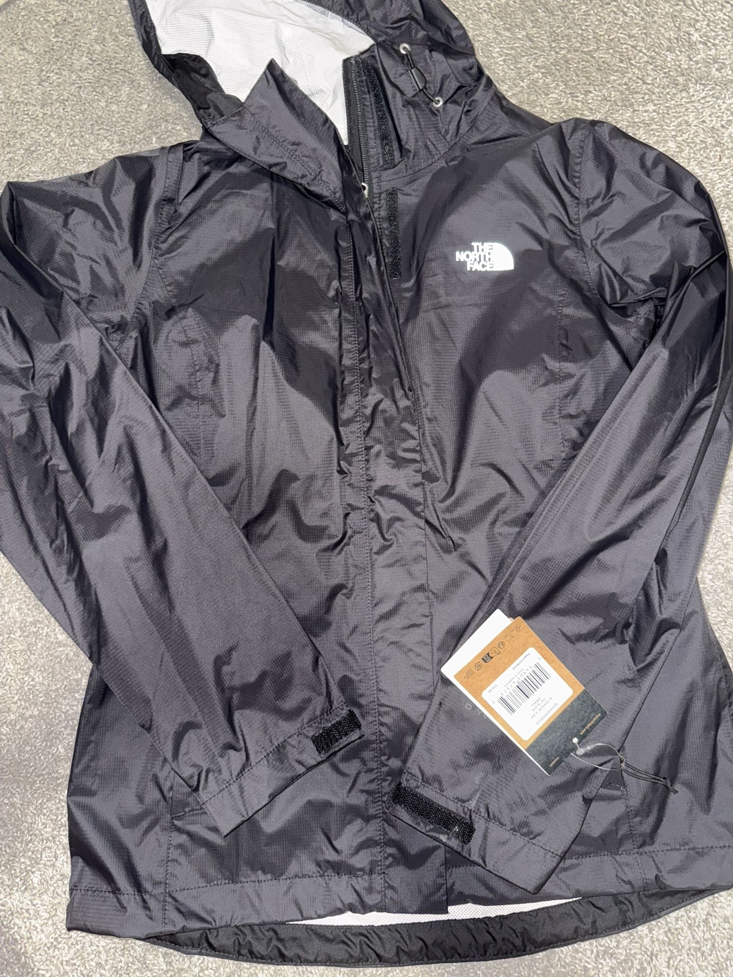 NWT North Face Windbreaker Small