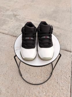 Air Jordan 11  Retro  Low Tuxedo  6Y