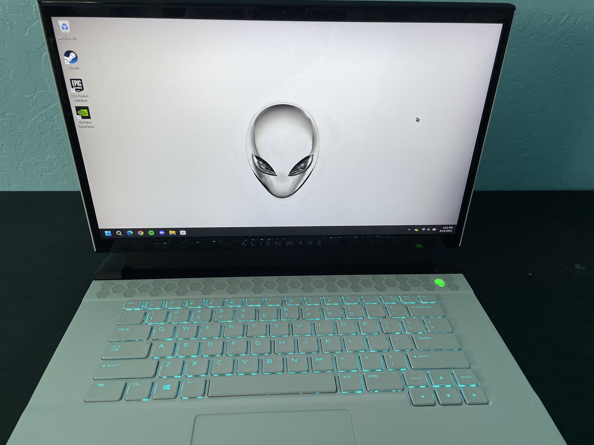 Alienware M15 R3 (2020) 15.6 In Gaming Laptop FHD 144hz Intel i7 Nvidia RTX 2070 16gb ram 1TB ssd