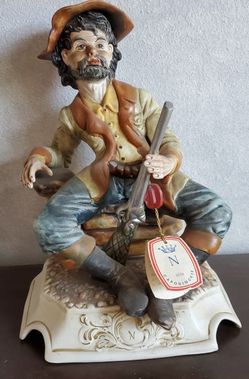 Capodimonte- Style Figurine