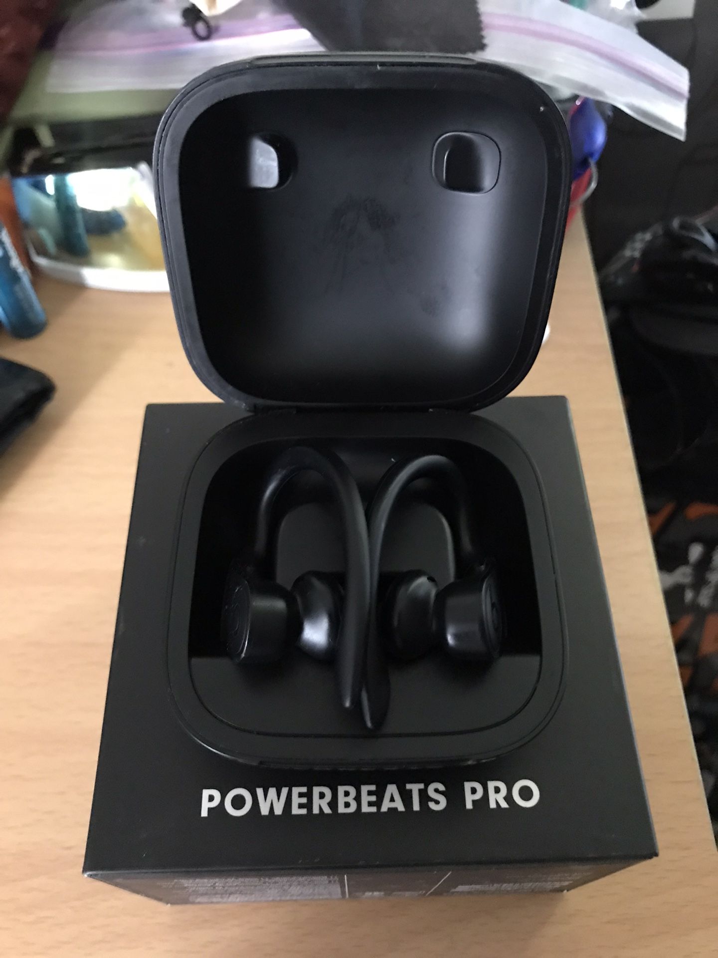 Powerbeats Pro, Black