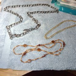 Jewelry Lot Of 7 Pieces.