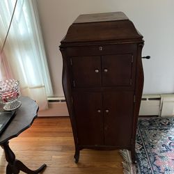 1906 Victrola 