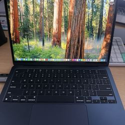 Apple Macbook Air M2 13 inches- 8gb ram / 512gb storage