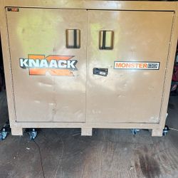 Knaack Tool Chest