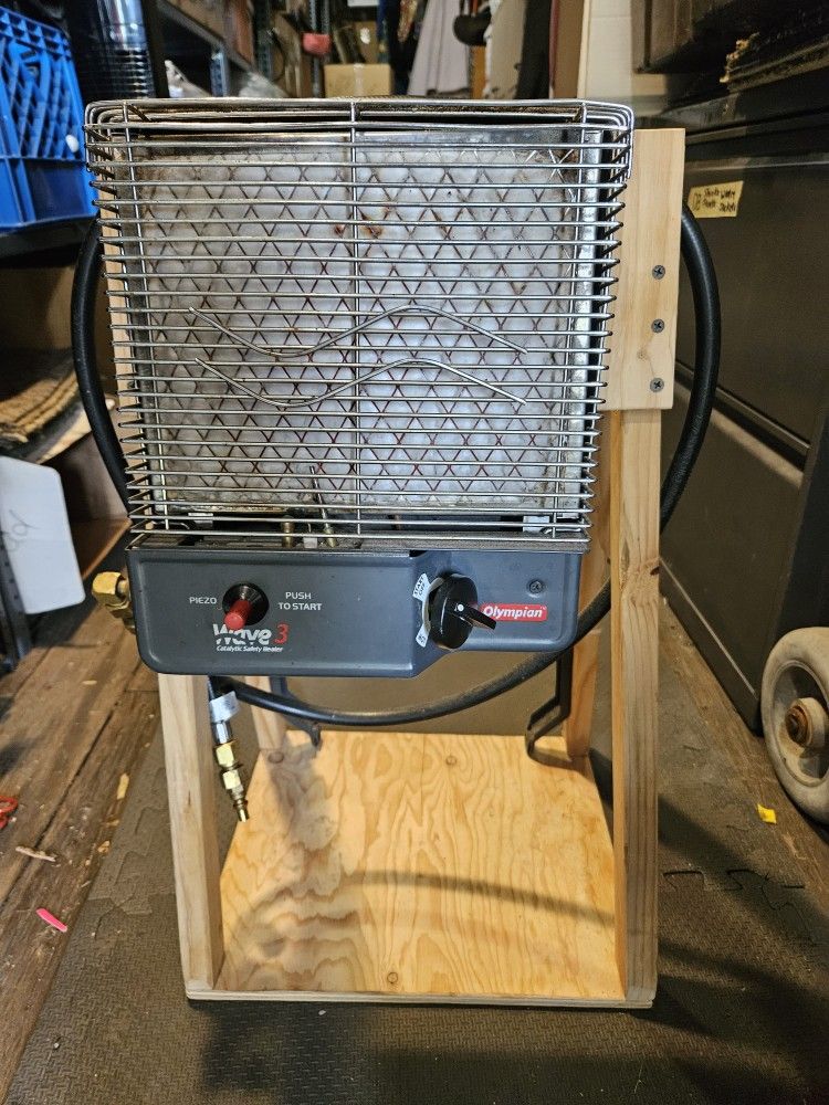 Camco Olympic Wave 3 Catalytic Heater for Sale in Santa Rosa, CA - OfferUp