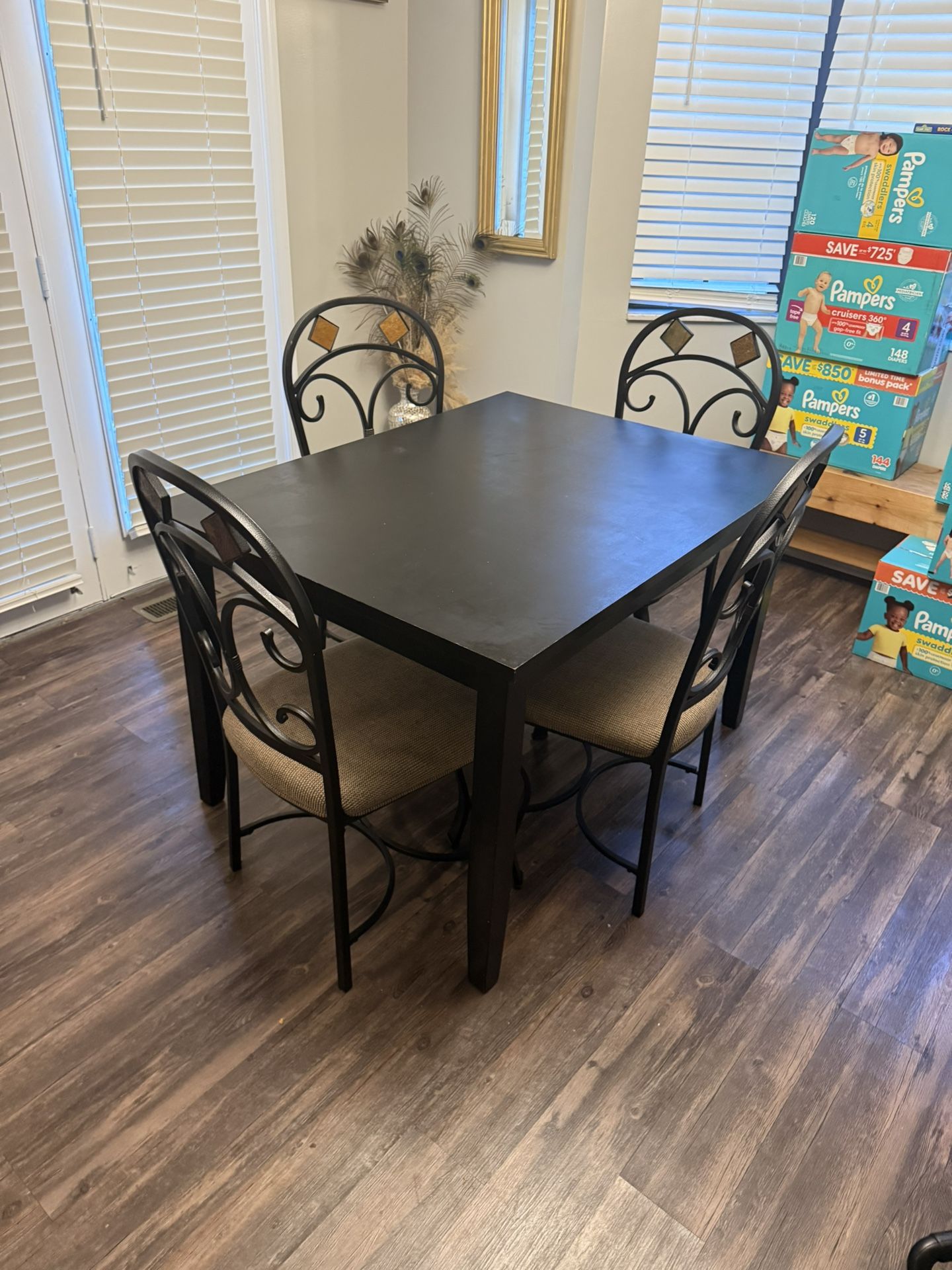 Dining Table And 4 Metal Chairs $100