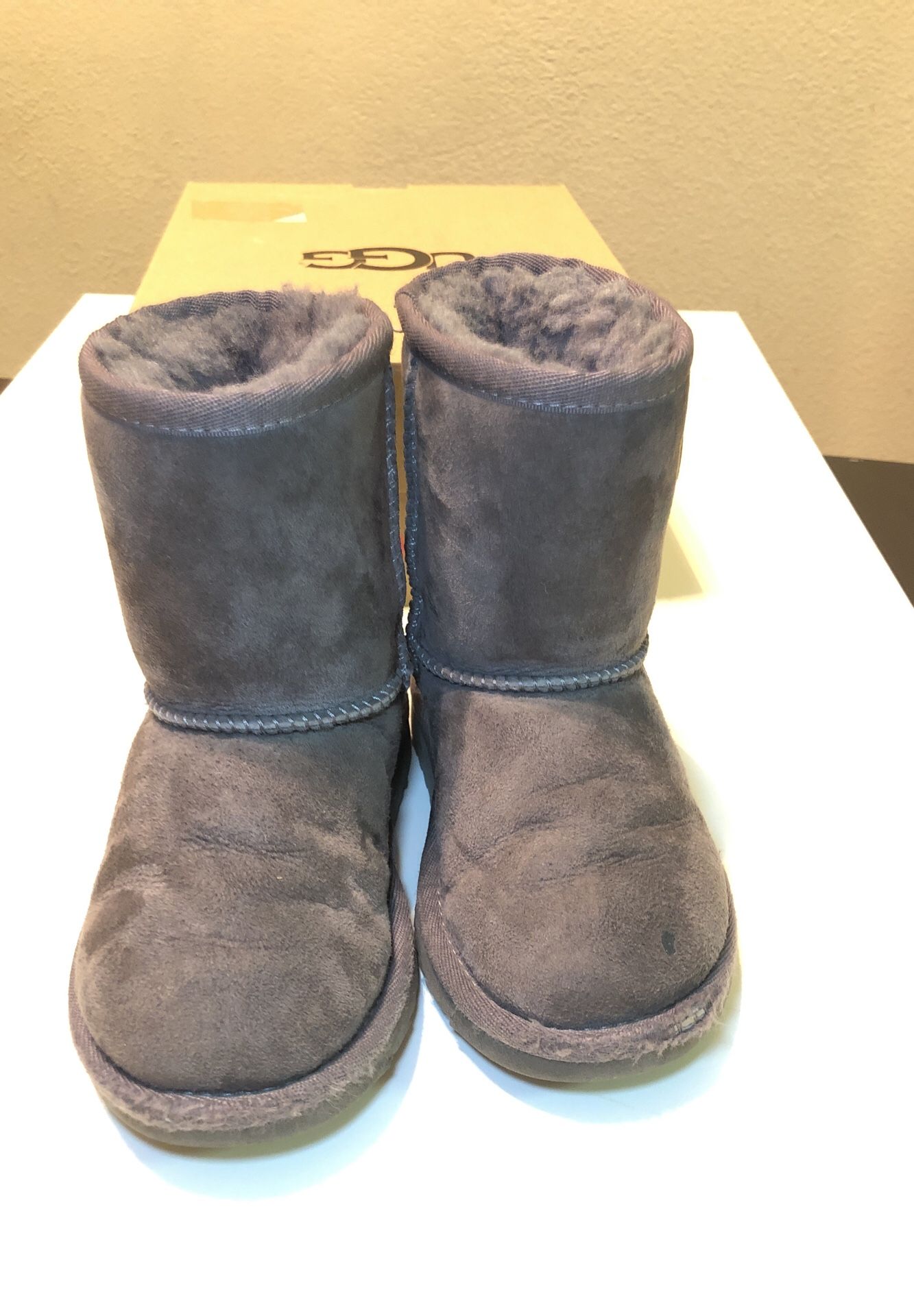 Toddler Girls Ugg boots - 8C