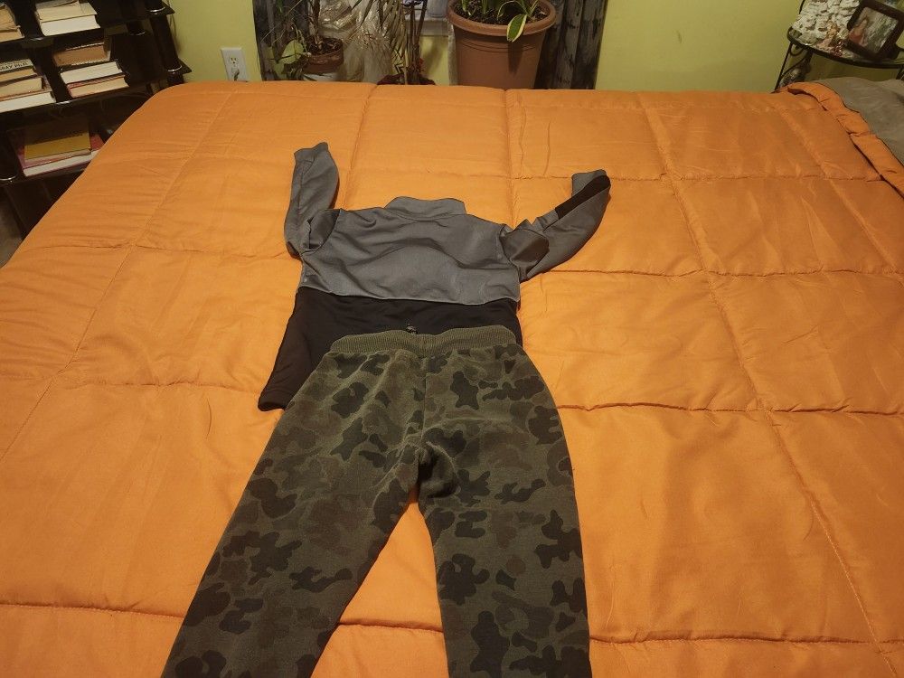 PANTS AND LONG SLEEVE SHIRT SIZE 4T