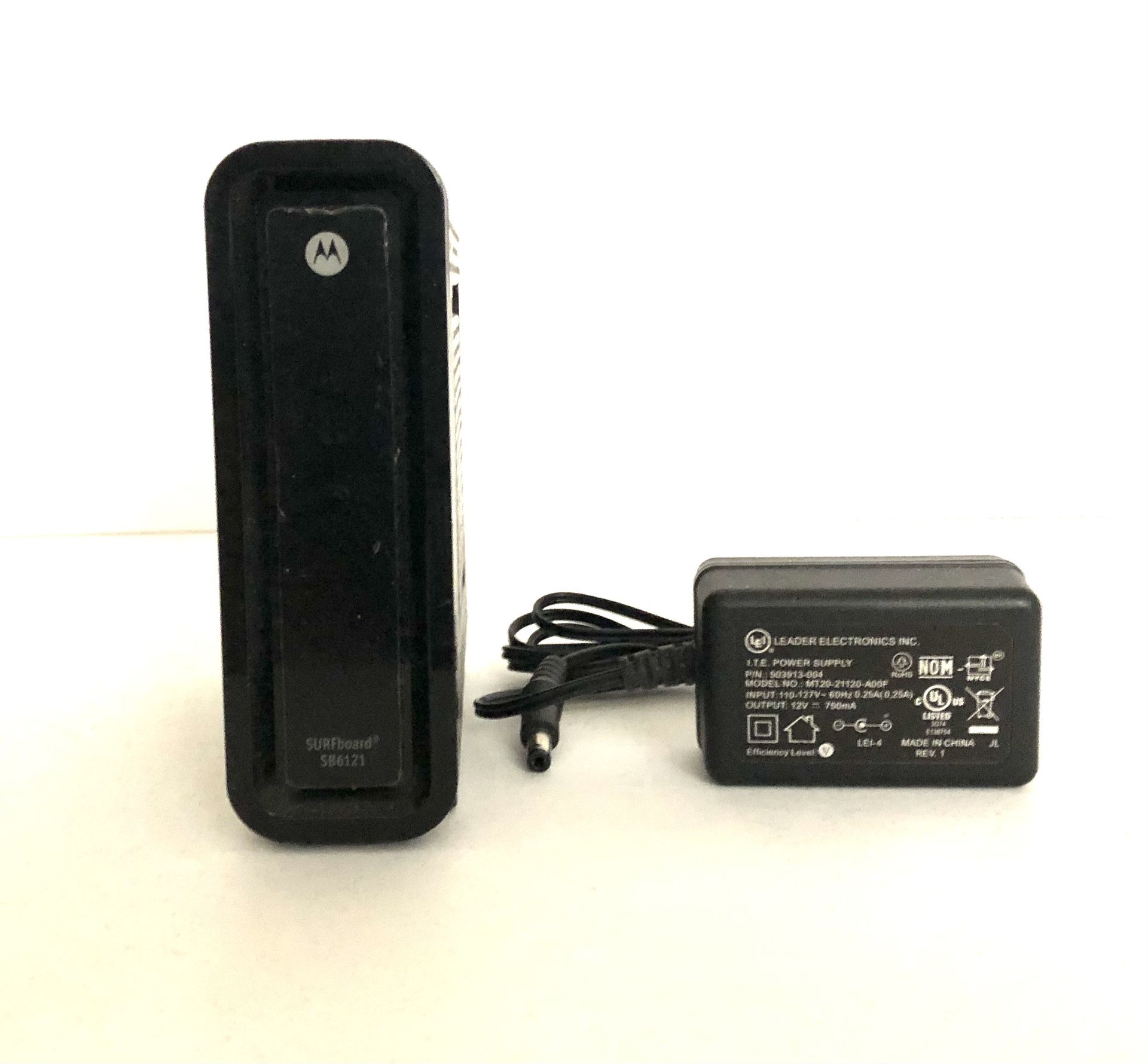 Motorola Arris Surfboard SB6121 DOCSIS 3.0 Cable Modem w/AC Adapter- Black