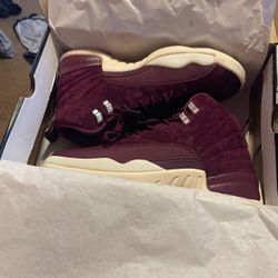 Jordan 12 “bordeaux” Size 9.5