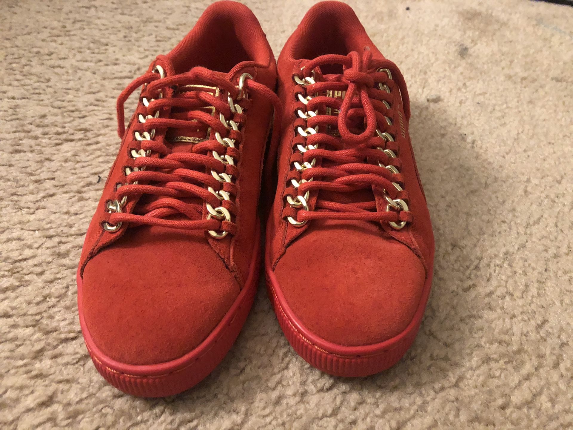 Women’s Red Suede Puma Size 8