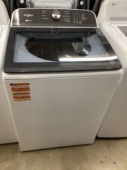 Whirlpool 5.3 cu.ft. Top Load Washer with Removable Agitator New Scratch and Dent