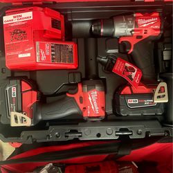 Milwaukee Drill Set