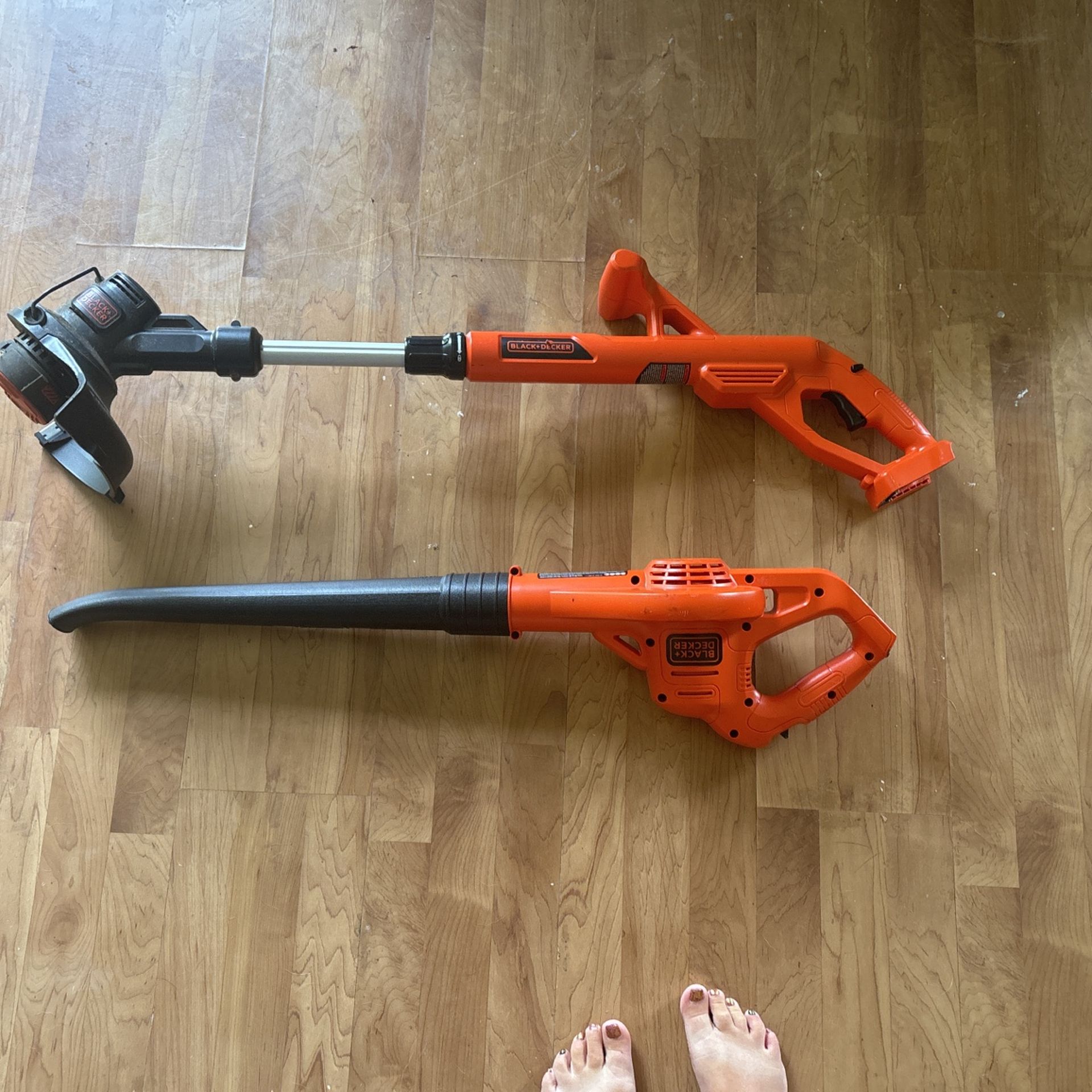 Black And Decker Weedeater And Leaf Blower No Battery Included