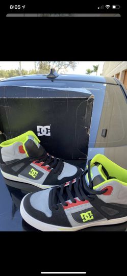 New DC boys shoes size 7