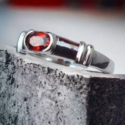 Sterling Silver 925 Petite Garnet Birthstone Ring - Oval Cut Stone - Size 5