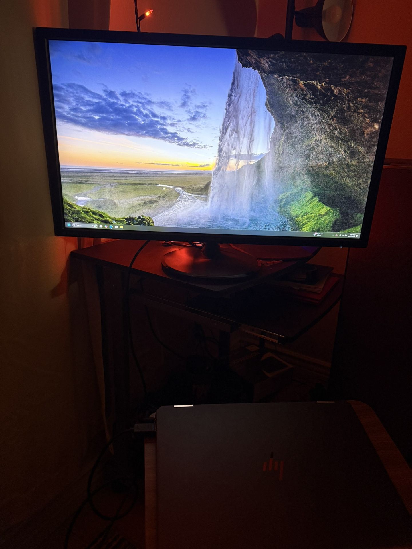 ASUS VP28UQG 28" 4K/UHD 3840x2160 1ms DP HDMI Adaptive Sync/FreeSync™ Eye Care Monitor