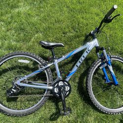 Trek 4100 Mountain Bike - Excellent Condition…
