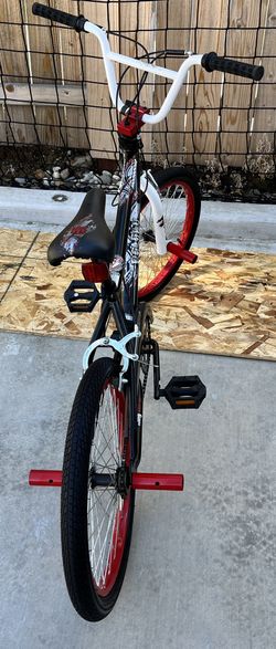 Mongoose FS Sky Kids BMX Bike 20 inch Wheel Boys Black White for Sale in Roseville CA OfferUp