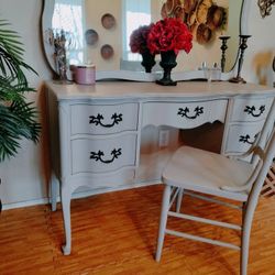 French Provincial Vanity 