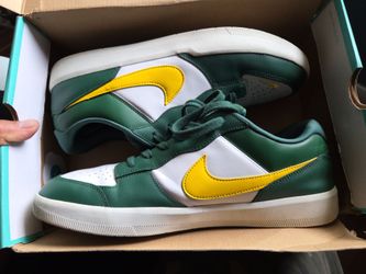 Fresh Nike green,yellow and white men's size 13