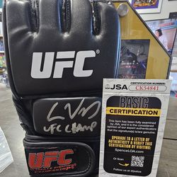 Cain Velasquez SIGNED (JSA COA) UFC Glove autographed MMA