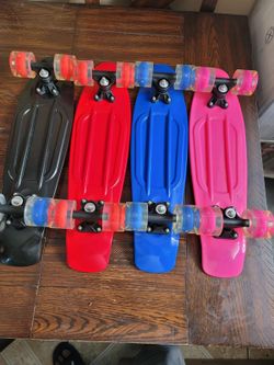 SKATEBOARD PLASTIC WITH LIGHT 20 EACH