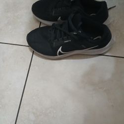 Nike Tennies