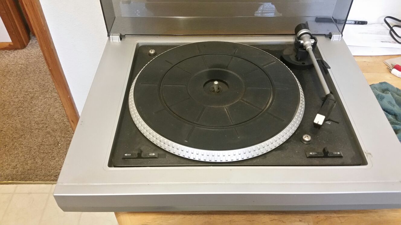 Vintage soundesign record player model number #0928