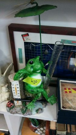 Outdoor rain..Frog. decor