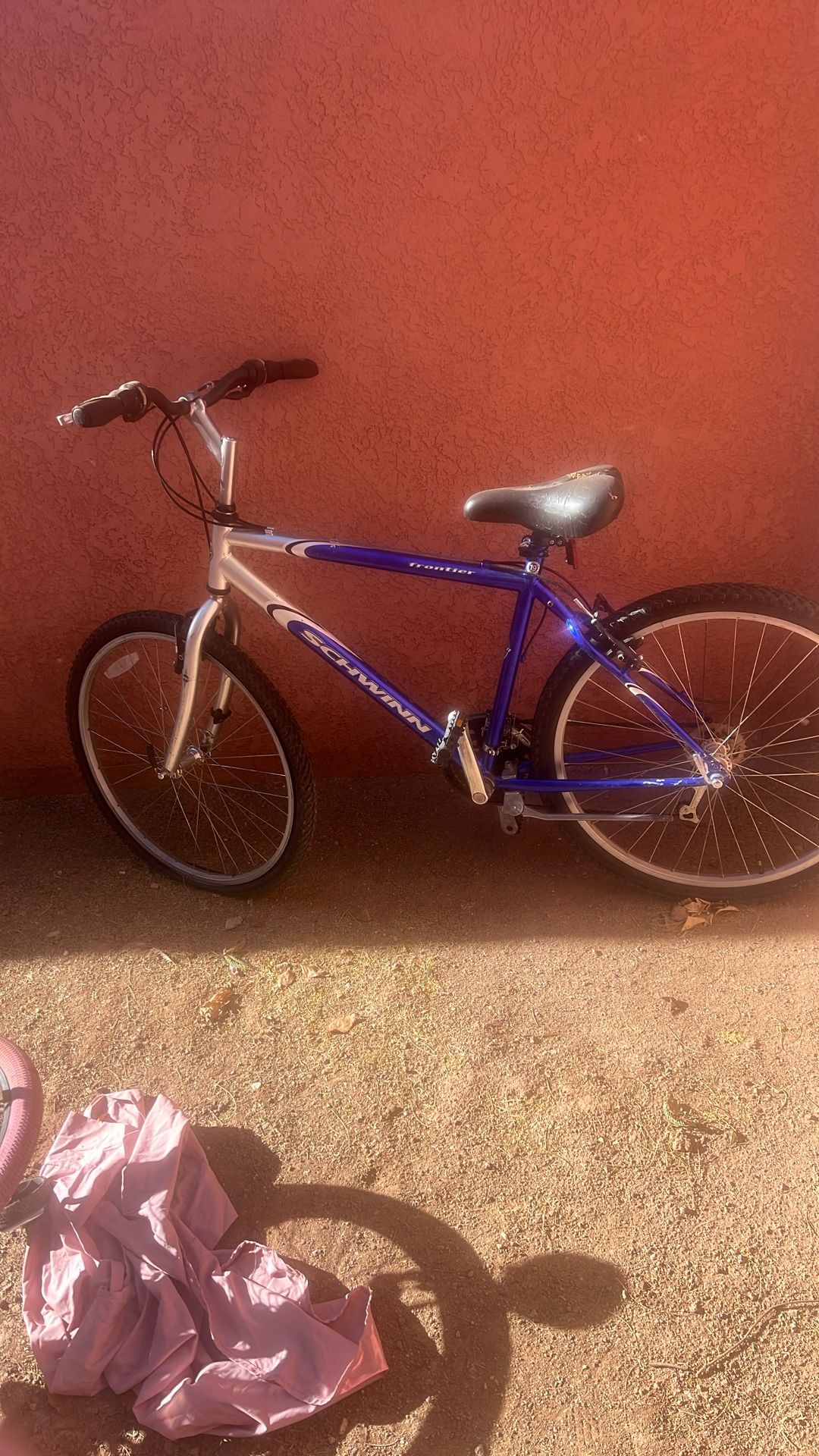 Frontier Schwnn Mount Bike