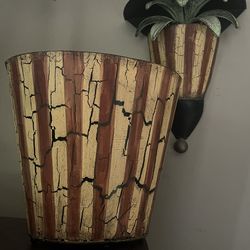 Shelf & Trash Can