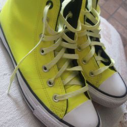 Converse Shoes Size 6