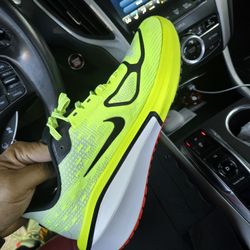 Nike Vomero 17
Men's Road Running Shoes Size 11 No Box