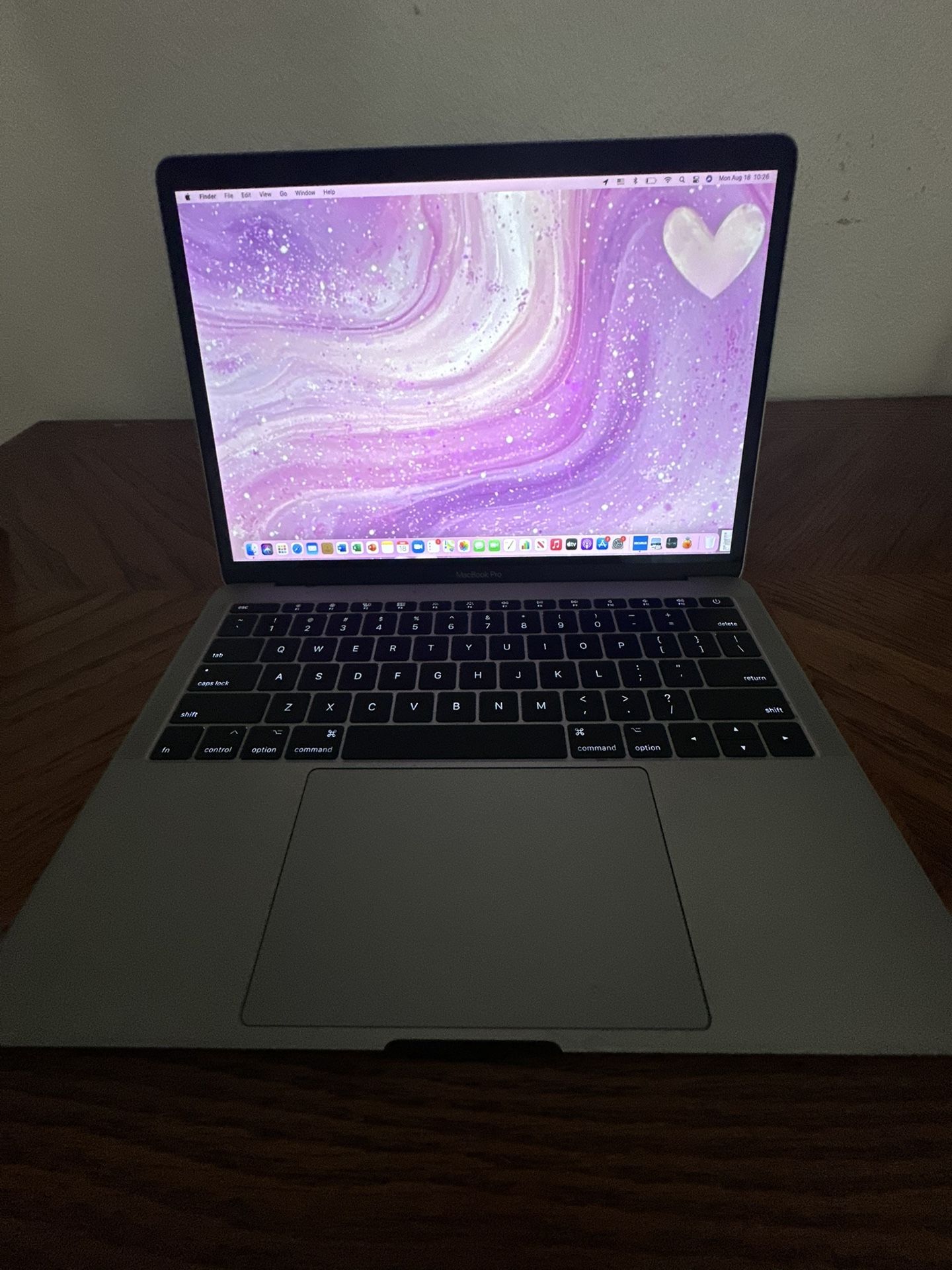 MacBook Pro (13-inch, 2017, Two Thunderbolt 3 ports)