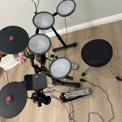 Hampback Electronic Drum Set with Mesh Heads & Throne - Great Condition