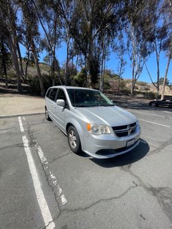 Family van $40 full tank 2012 dodge caravan