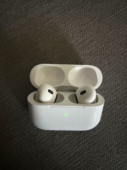 Apple AirPods Pro with Charging Case